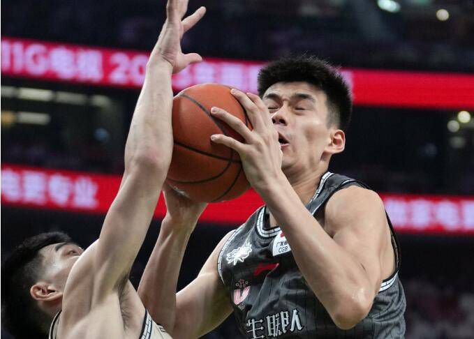 刘玥大战28公分黑人